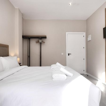 Hostal Puerta Almar เอสเตโปนา ภายนอก รูปภาพ