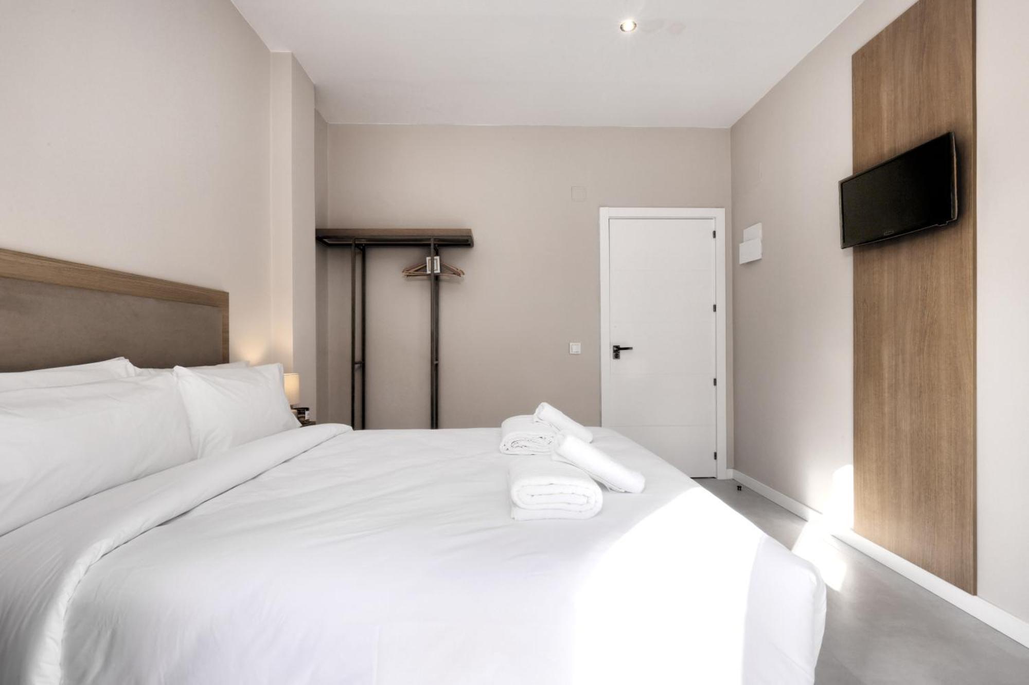 Hostal Puerta Almar เอสเตโปนา ภายนอก รูปภาพ