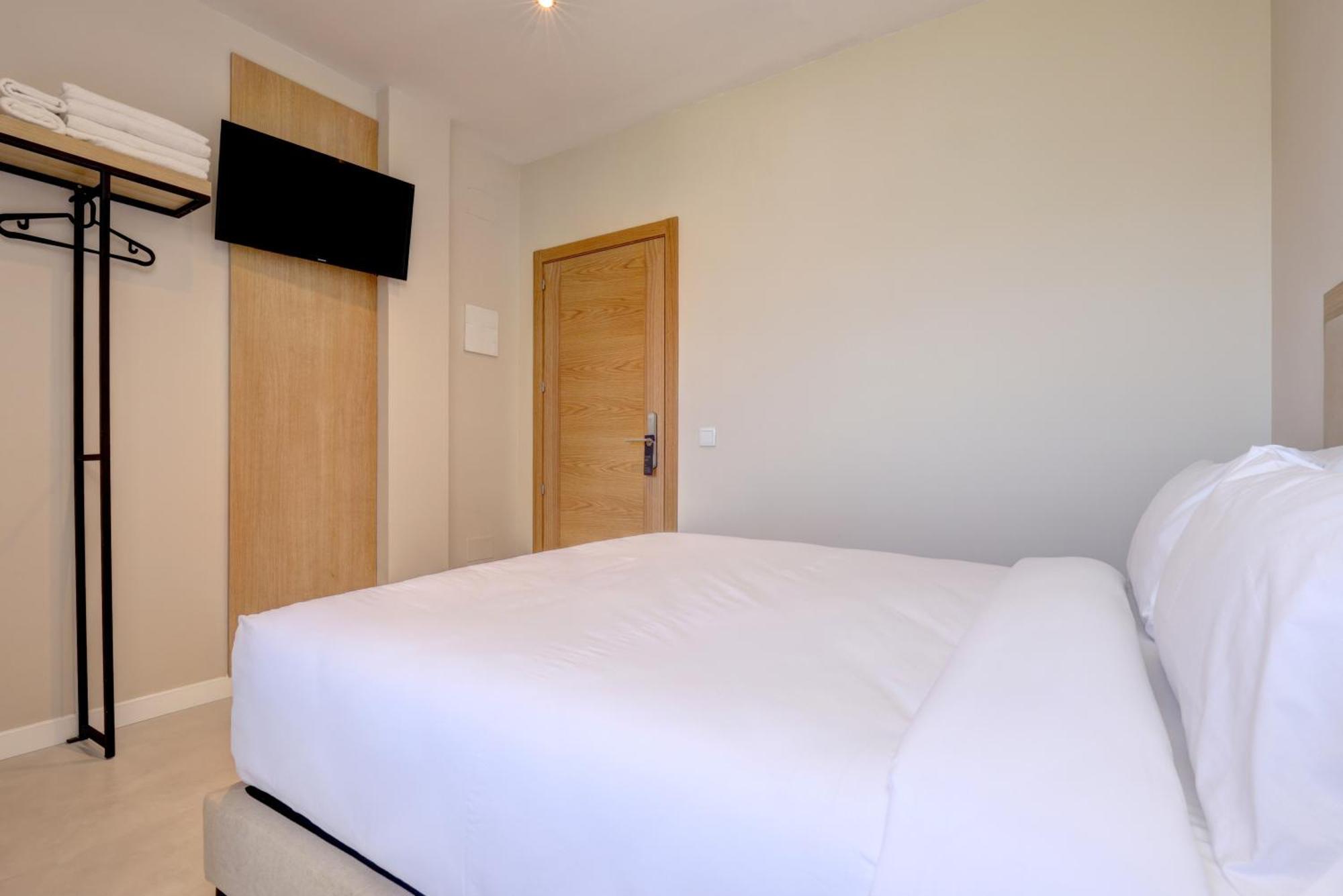 Hostal Puerta Almar เอสเตโปนา ภายนอก รูปภาพ